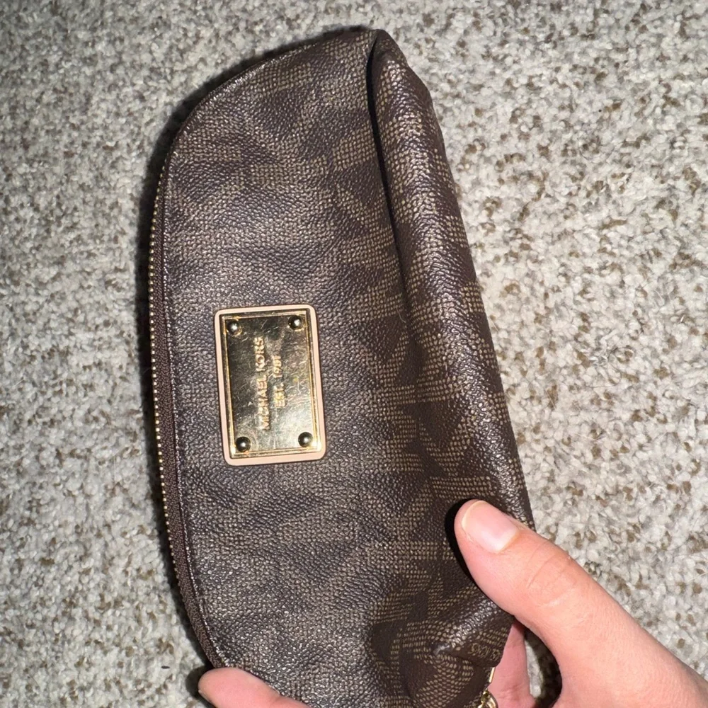 Michael Kors Brown Pouch - Picture 1 of 2